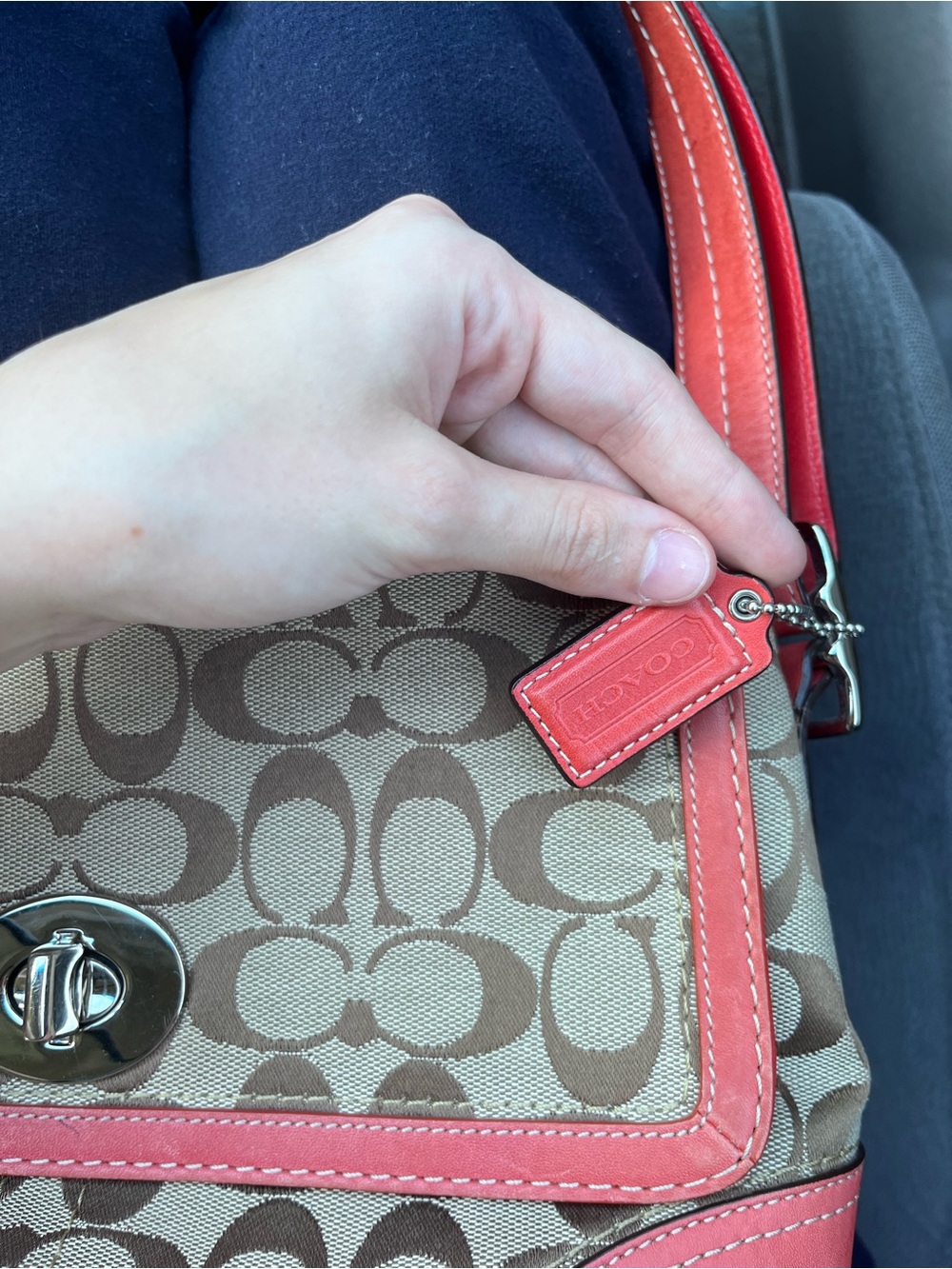 Coach Vintage Hamptons Signature Coral/Pink Leather Flap Shoulder Bag (F13066) - Picture 3 of 7